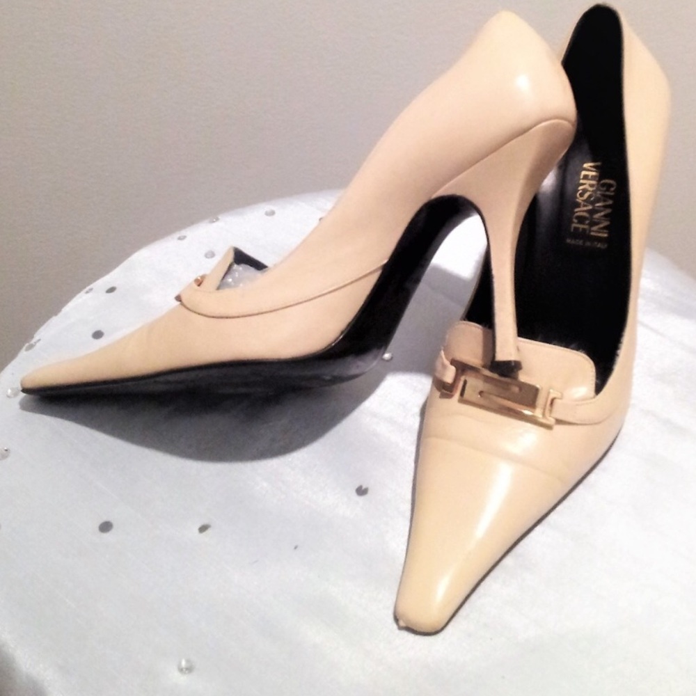 Versace Shoes Leather Pumps 37.5 Point Toe Beige Vintage